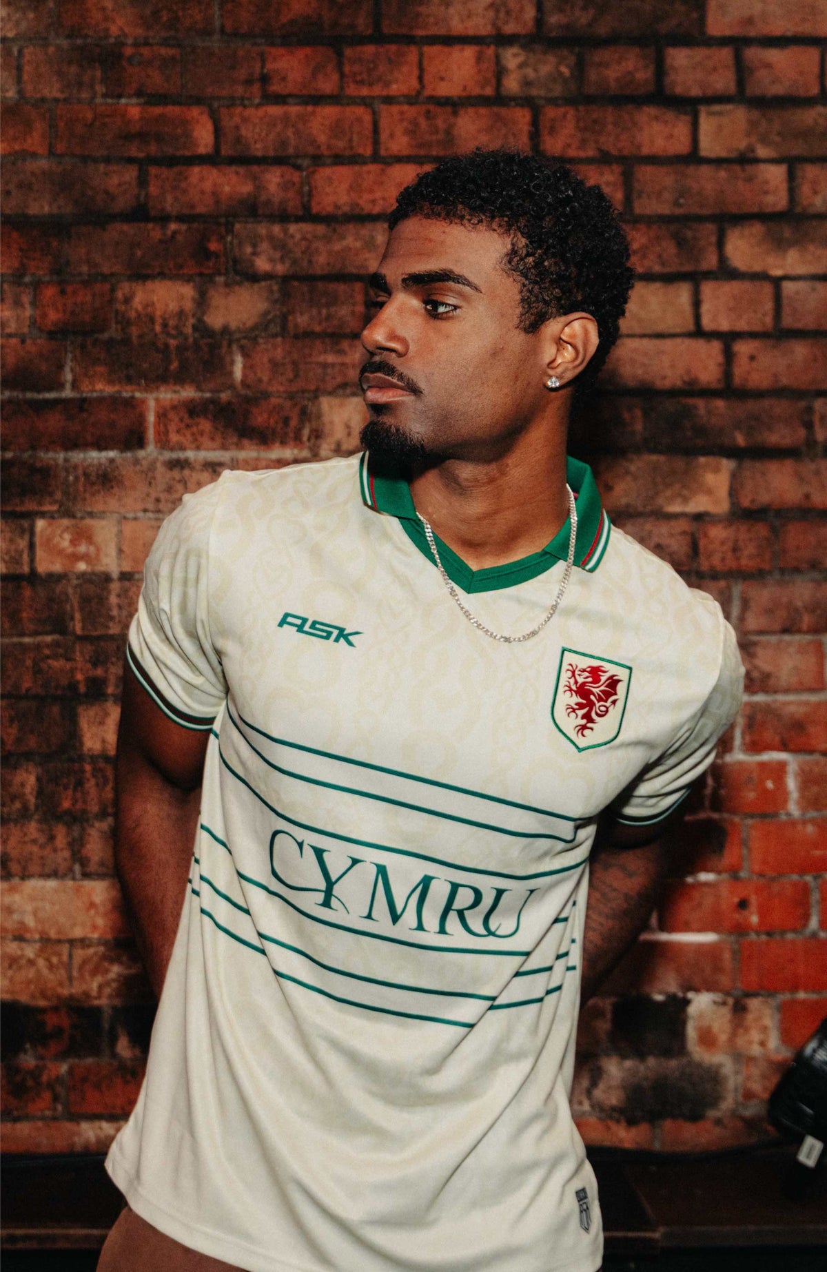 Cymru Llwy Garu Away Jersey — view 5